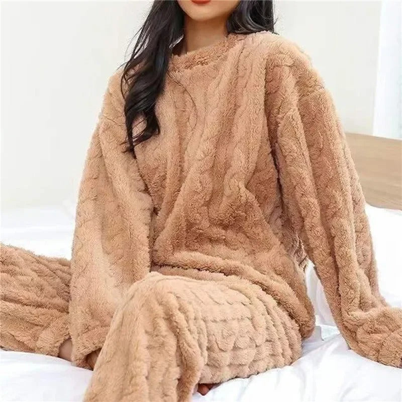 Damen-Winter-Pyjama-Set aus Korallensamt