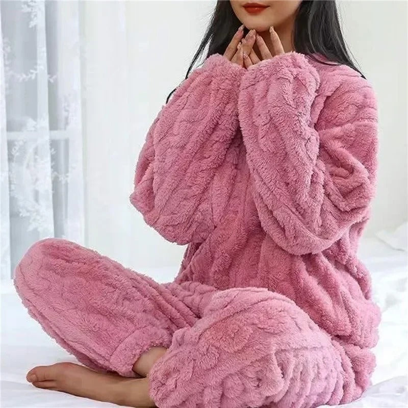 Damen-Winter-Pyjama-Set aus Korallensamt
