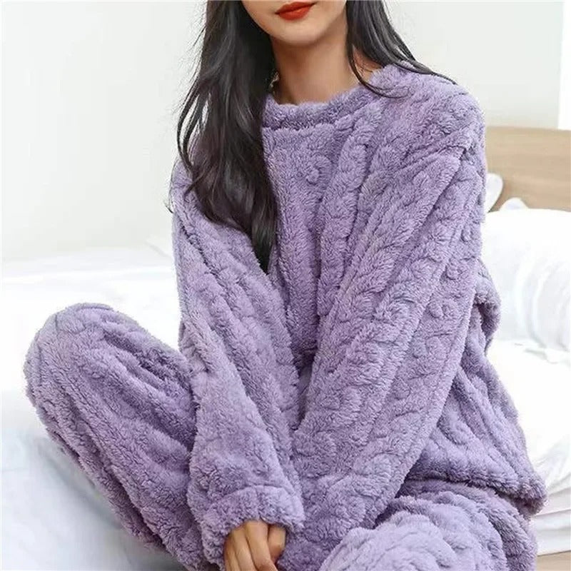 Damen-Winter-Pyjama-Set aus Korallensamt